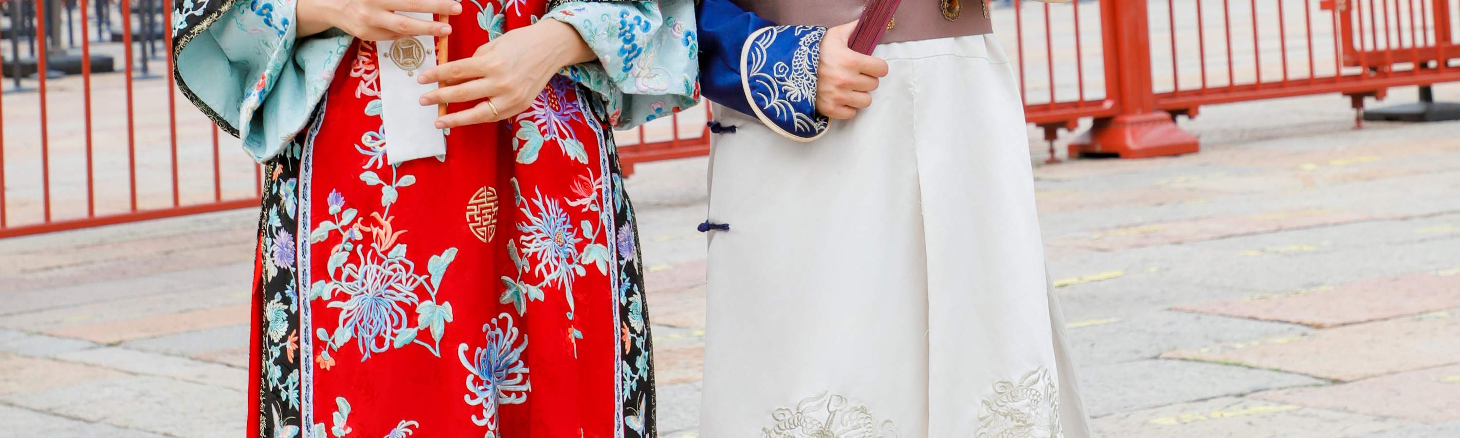 Esperienza di fotografia in costume tradizionale a Pechino [Abiti a scelta + Trucco squisito + Fotografo professionista]